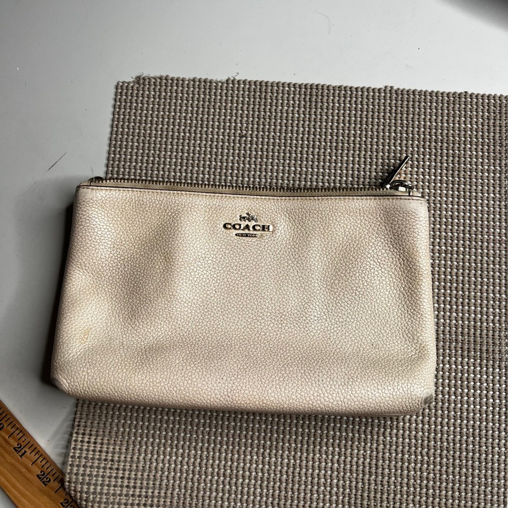 Coach Pebble Leather Double Zip Wallet Cream Off White F38273